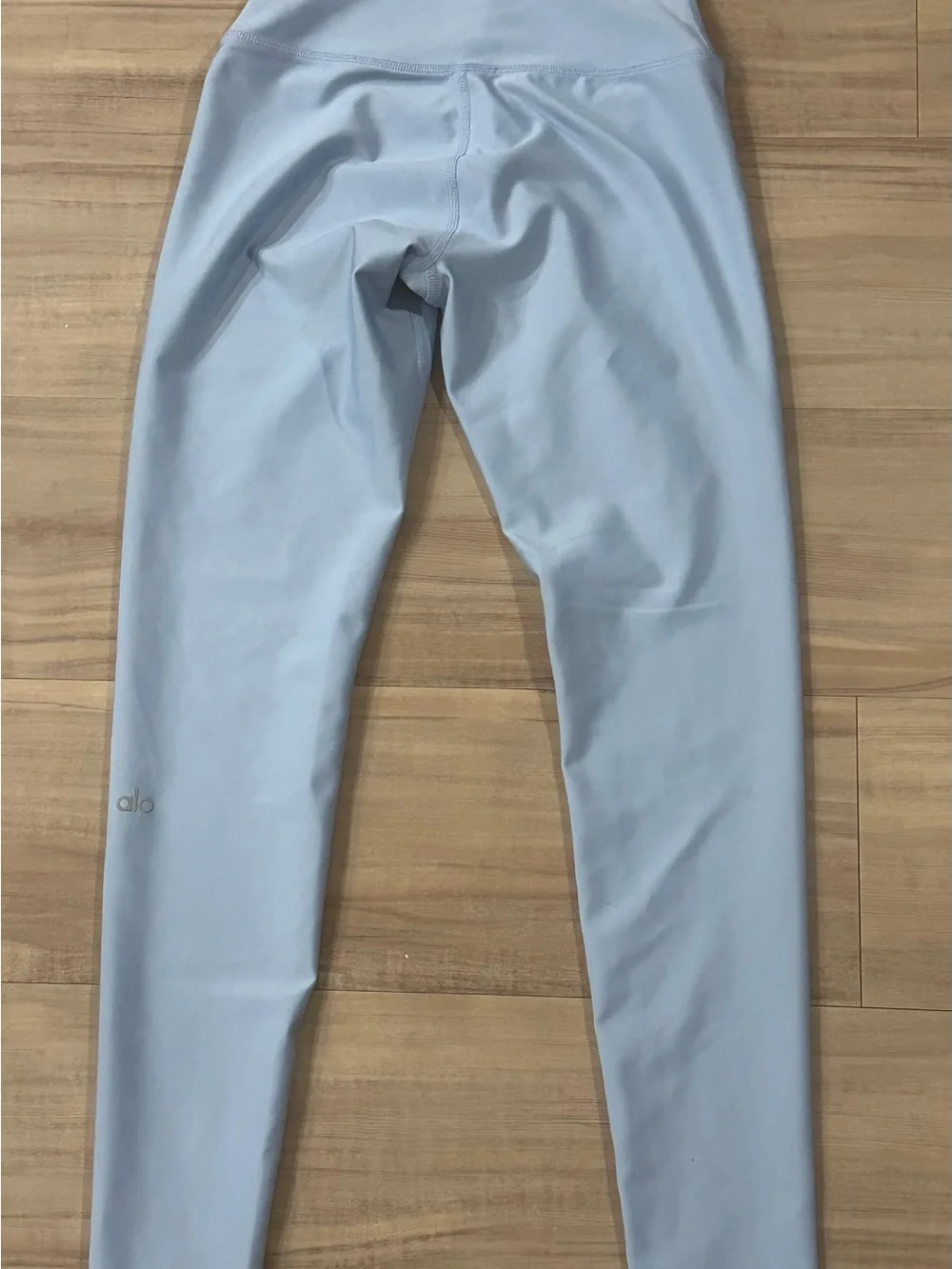 EUC Alo Celeste Silver Logo Air Lift